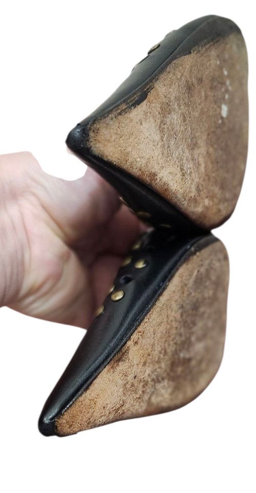 Manolo Blahnik Manolo Blahnik Leather Lasercut Accents Mules Women's Size US 10 / IT 40 - 12 Thumbnail
