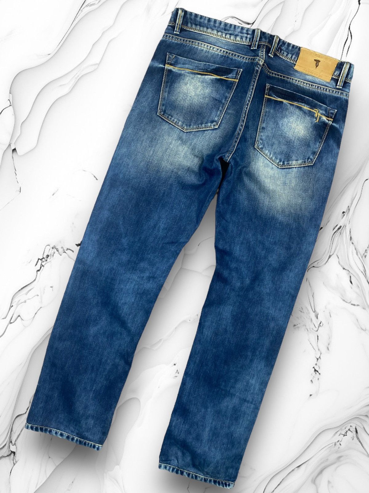 Trussardi Vintage Luxury Trussardi Denim Jeans Size 32 x 34 Size US 32 / EU 48 - 1 Thumbnail