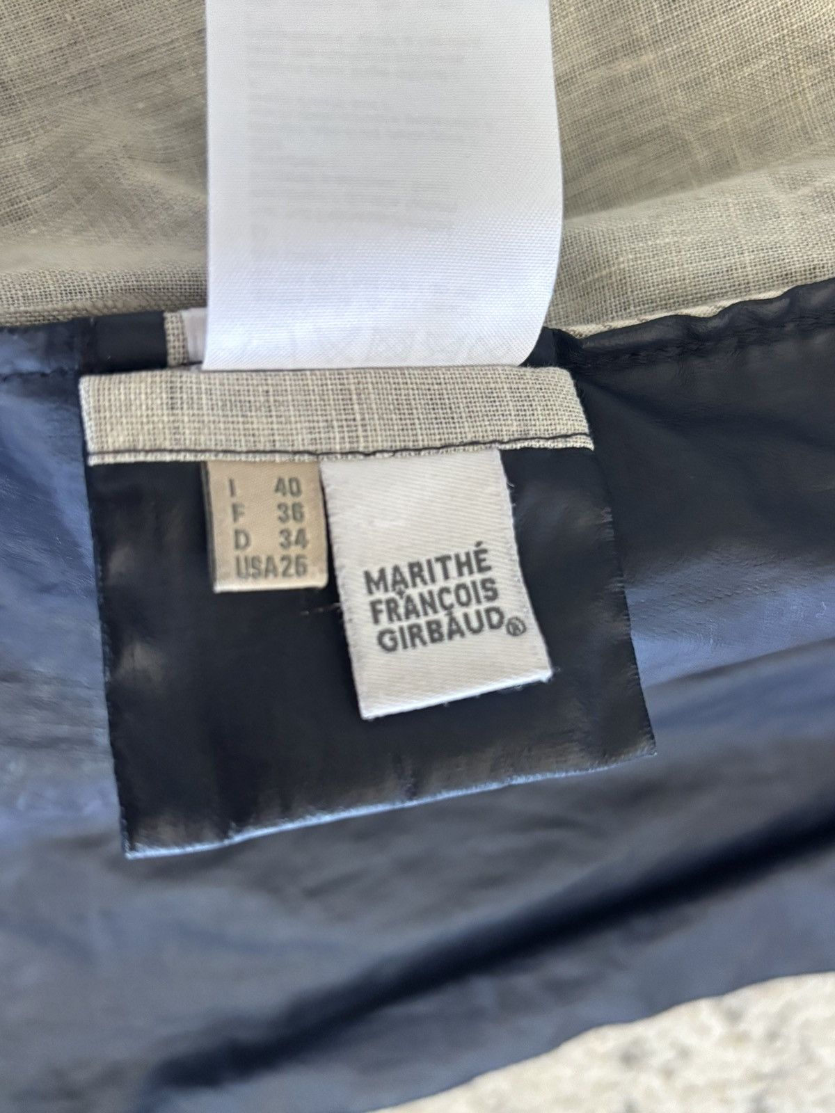 Marithe + Francois Girbaud Women’s vintage IT40 Girbaud navy trench coat, coated Size S / US 4 / IT 40 - 9 Thumbnail