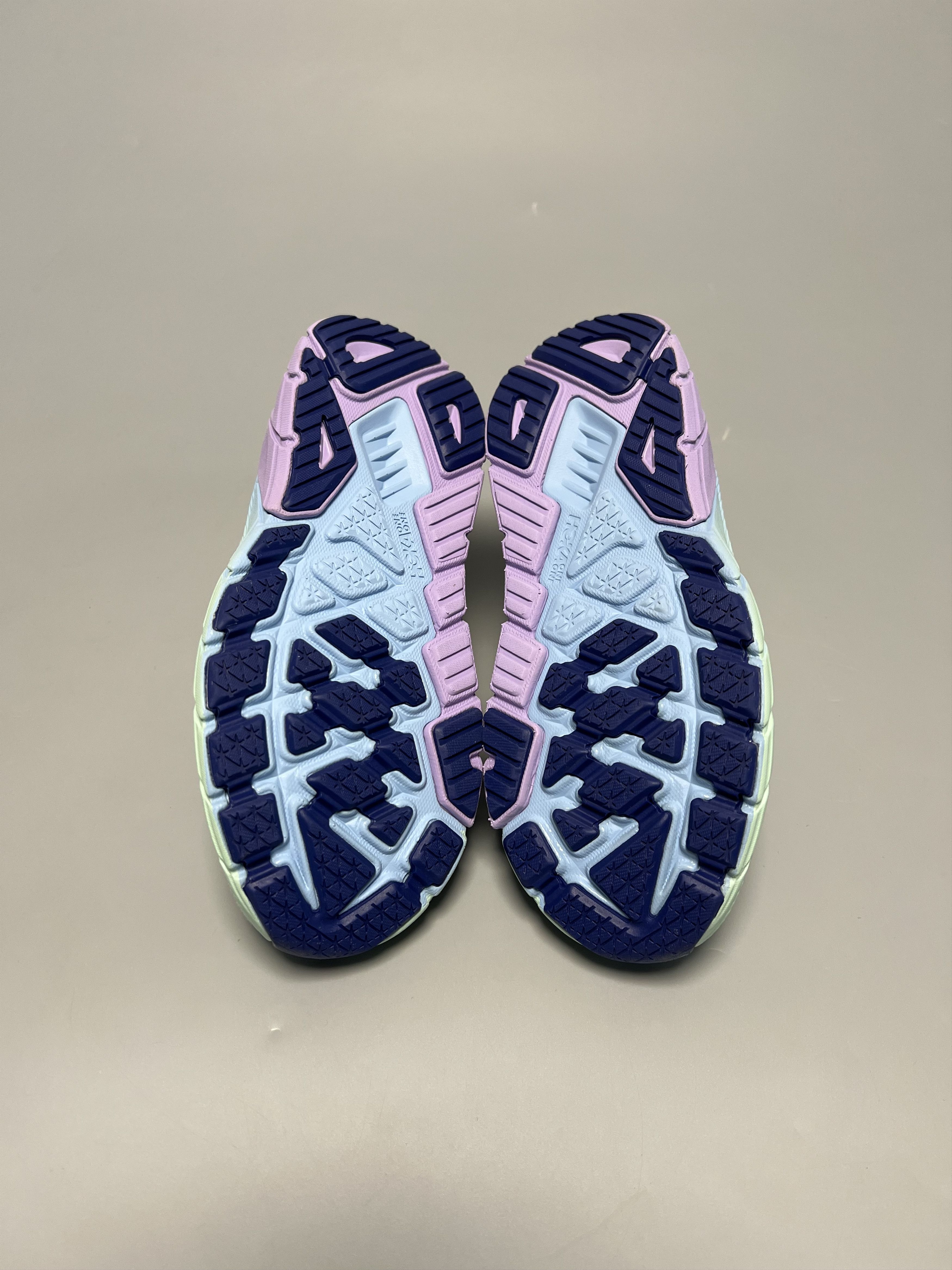 Hoka 6.5D Hoka One One Arahi 6 Wide Running Shoes Walking Gym Size US 6.5 / IT 36.5 - 14 Thumbnail