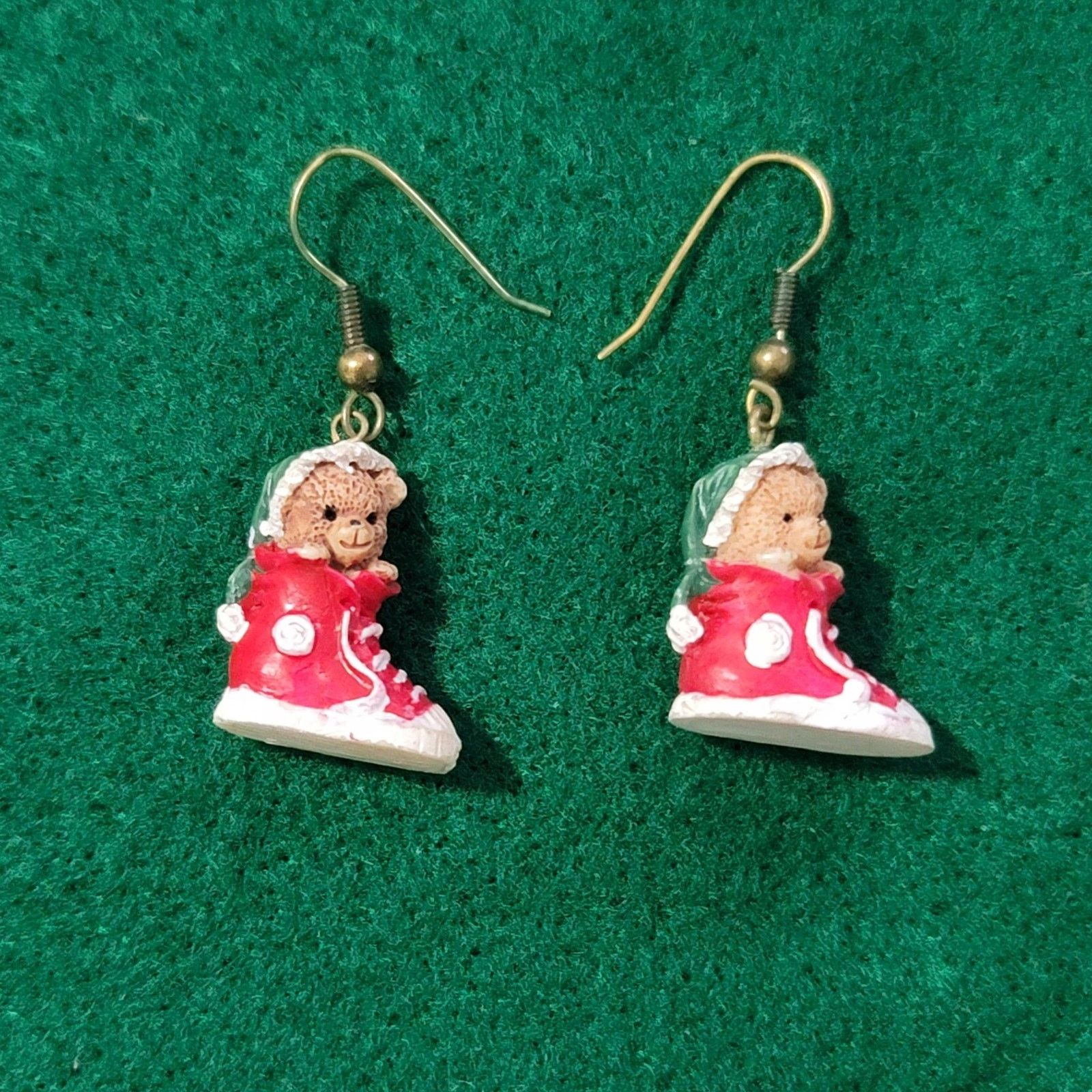 The Unbranded Brand Vtg CHRISTmas Teddy Bear in Shoes Earrings Size ONE SIZE - 1 Thumbnail