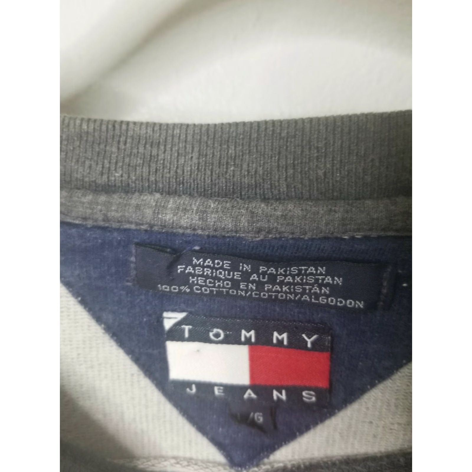Tommy Hilfiger VINTAGE Tommy Hilfiger Basic Heavyweight T-Shirt Mens XL Grey 00's Retro Flag Tommy Jeans Size US XL / EU 56 / 4 - 5 Thumbnail