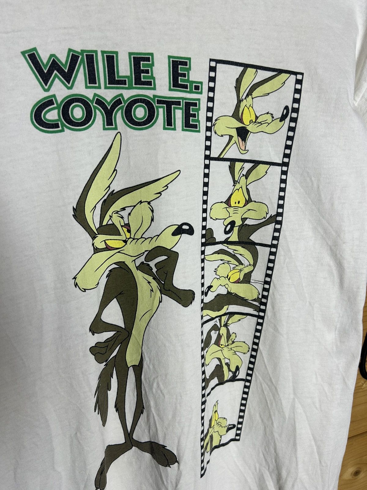 Warner Bros Vintage 1991 Warner Bros Wile Coyote t shirt Size US L / EU 52-54 / 3 - 3 Thumbnail