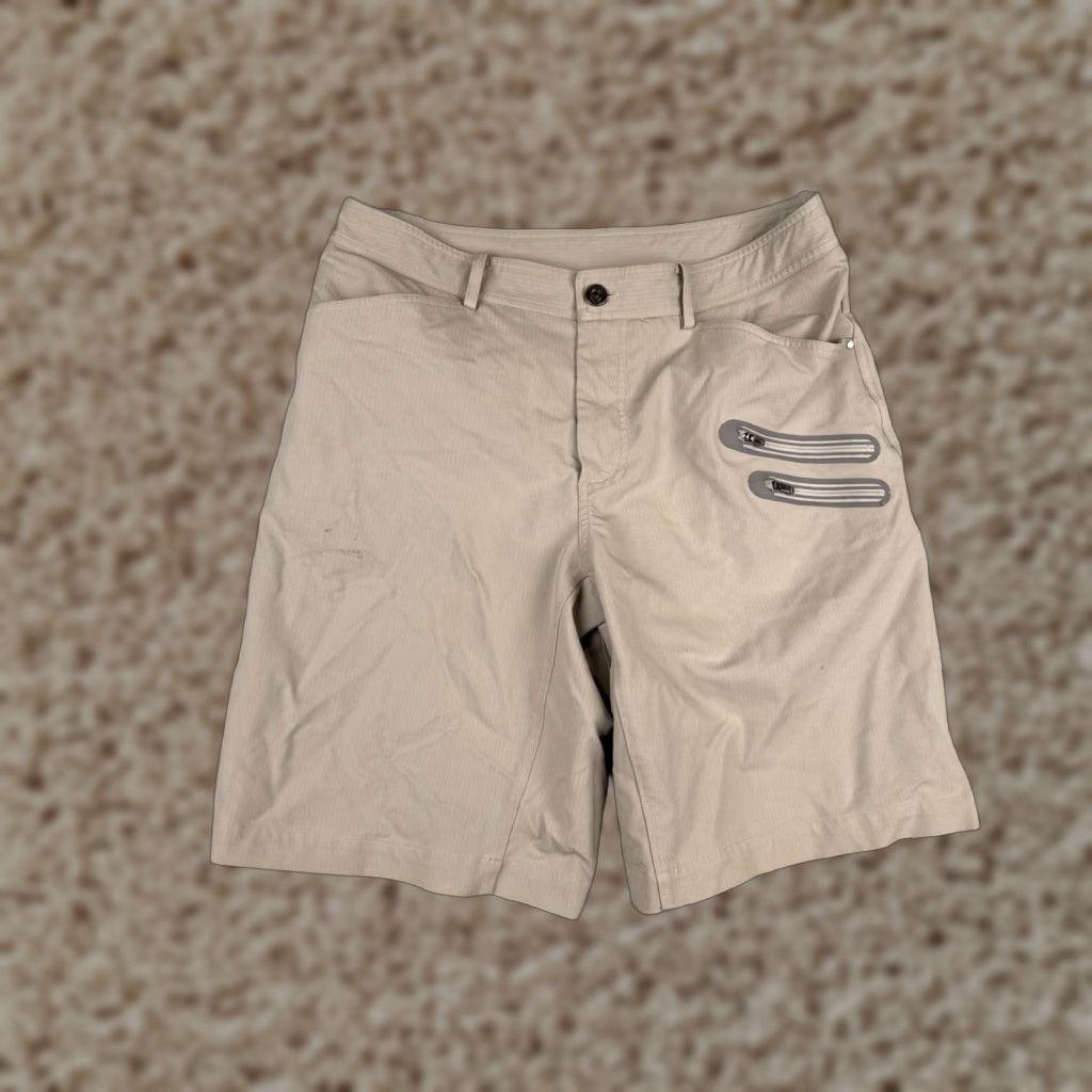 Lululemon Lululemon Shorts Men 36 Beige Commute Short Zipper Pockets Hike Golf READ ME - Vintage? No Size US 36 / EU 52 - 1 Thumbnail