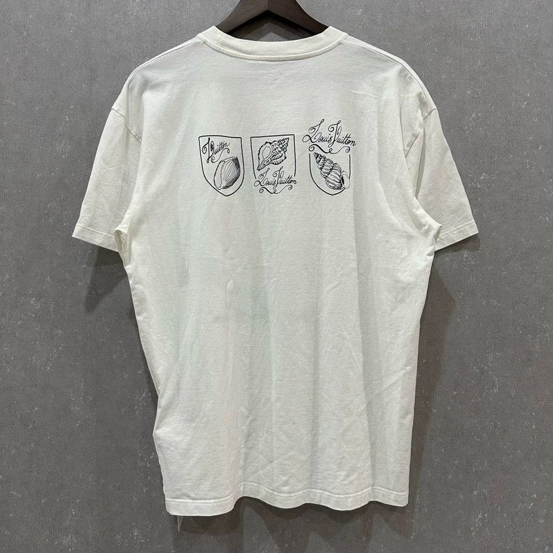 Louis Vuitton Louis Vuitton Monogrammed shell print short sleeves Size US L / EU 52-54 / 3 - 2 Thumbnail