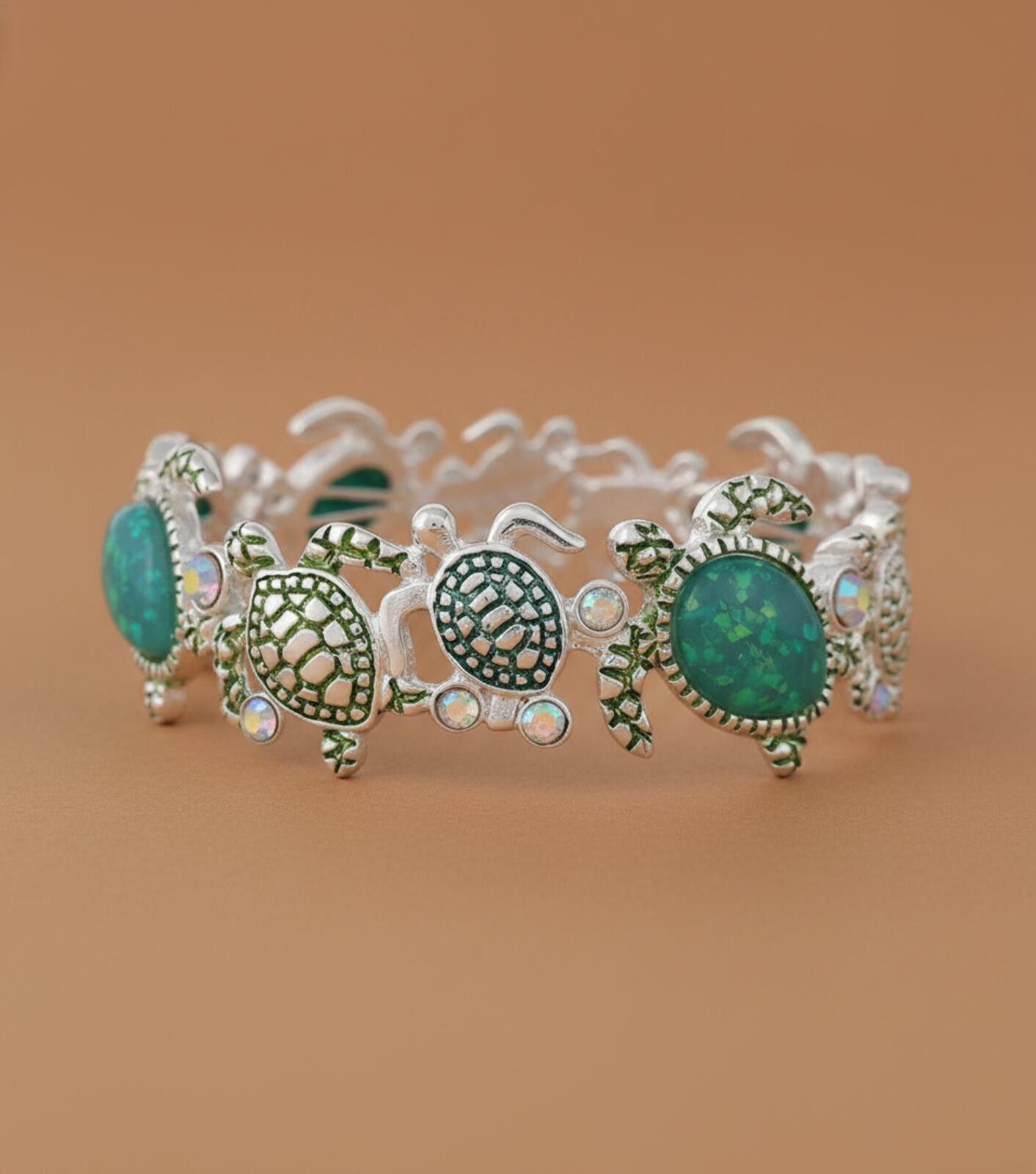 The Unbranded Brand Silver Turtle Design Stretch Bracelet Size ONE SIZE - 1 Preview