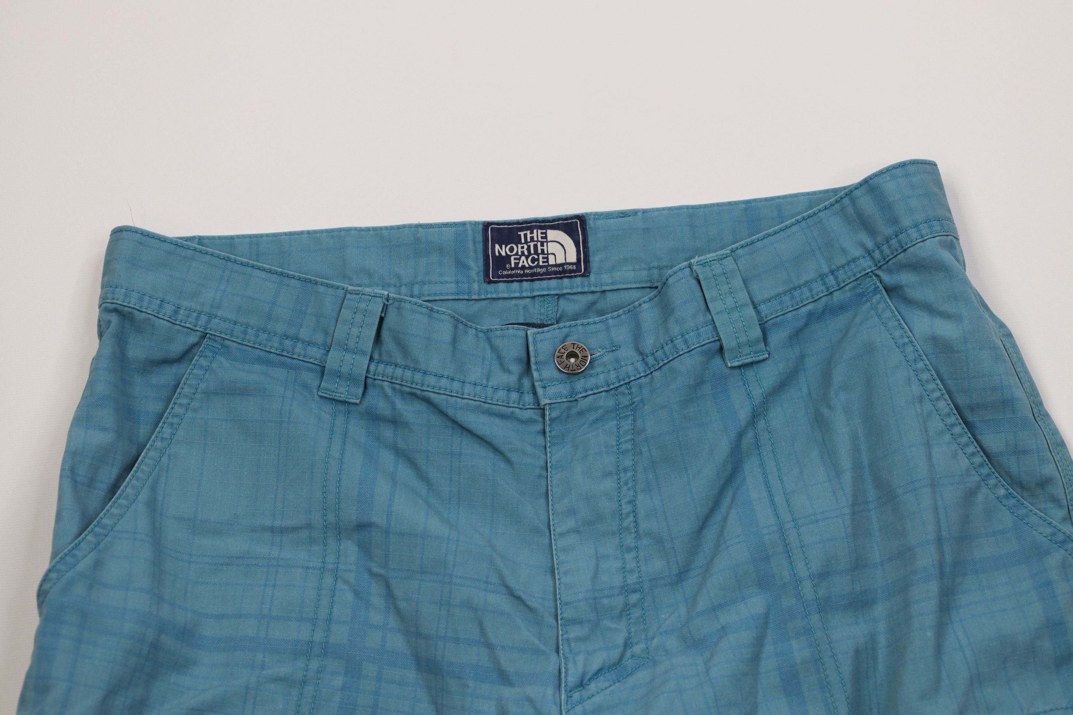 The North Face Vintage Y2K The North Face Hiking Trekking Cargo Shorts Blue Size US 34 / EU 50 - 2 Thumbnail