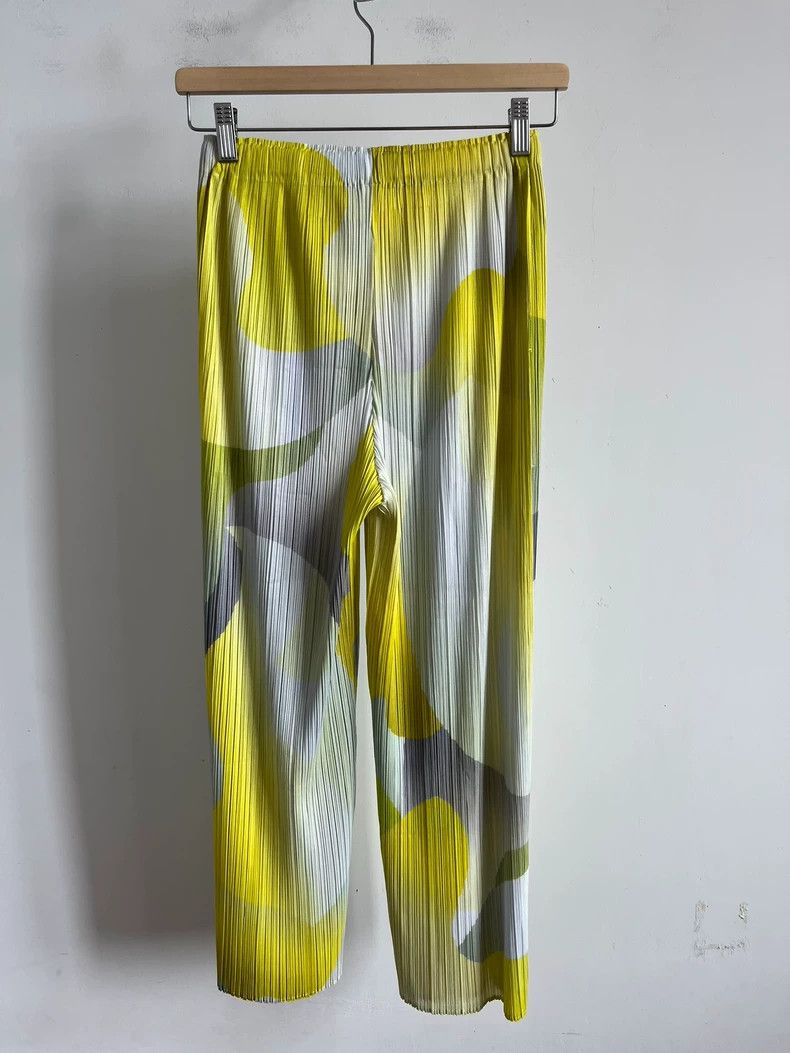 Issey Miyake Issey Miyake size:3 Yellow and white pleated trousers Size 22" - 2 Thumbnail