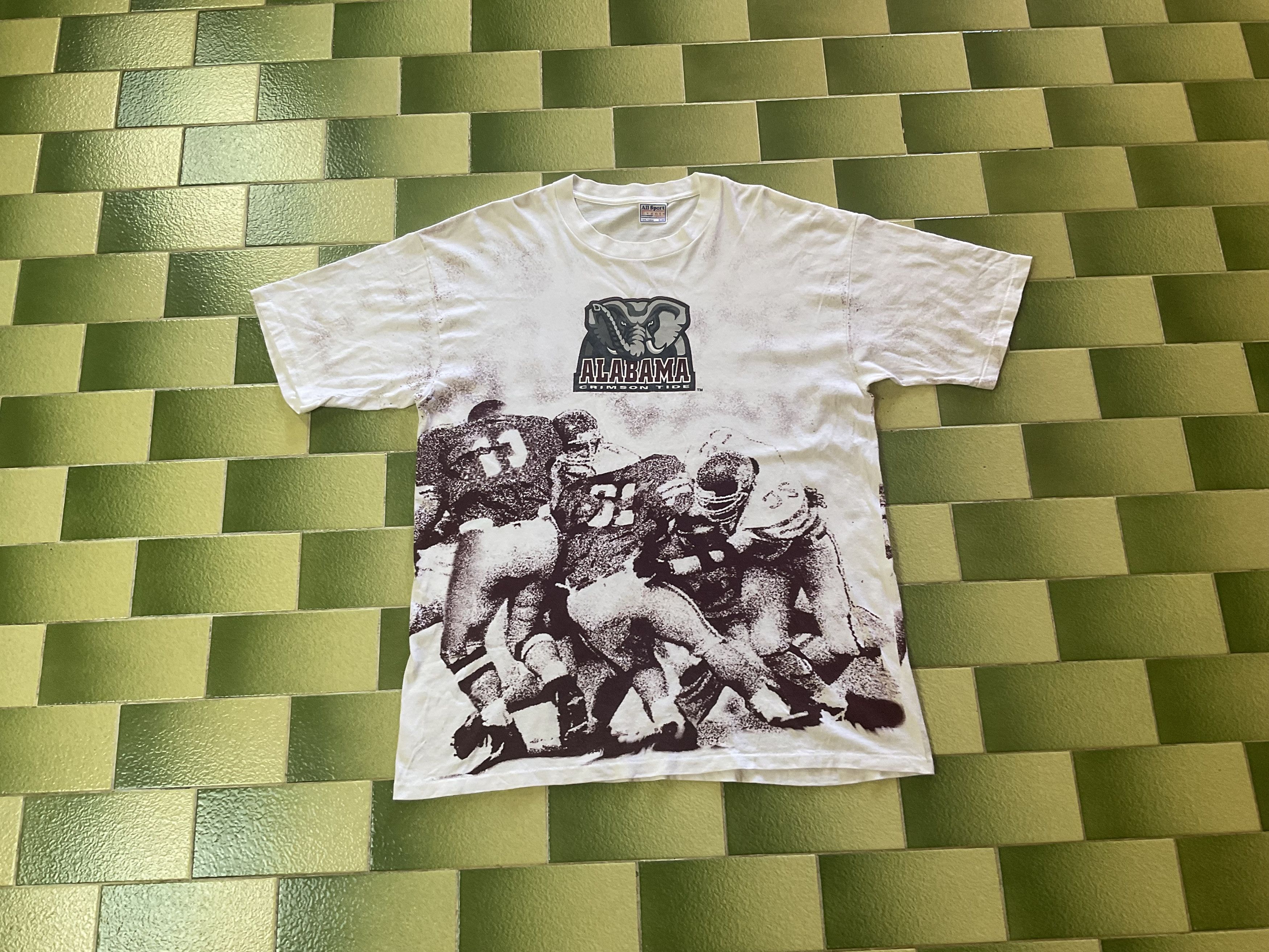 NCAA Vintage 90s Alabama Crimson Tide football All Over Print Tee Size US XL / EU 56 / 4 - 1 Thumbnail