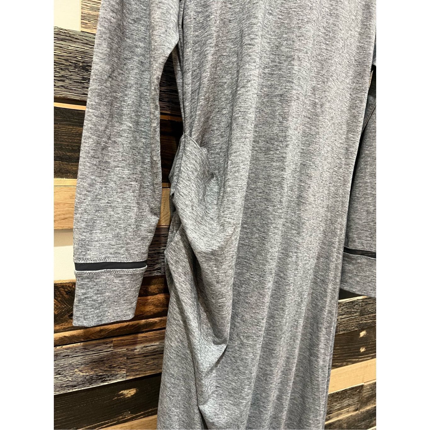 Athleta Athleta Grey Turtleneck Ruched Midi Dress Sz L Size L / US 10 / IT 46 - 4 Thumbnail