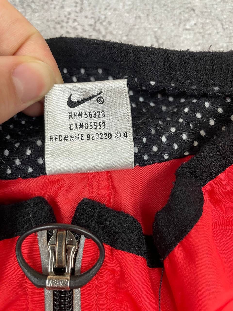 Nike Nike Mens Vintage Windbreaker Jacket Red Black Size L Size US L / EU 52-54 / 3 - 4 Thumbnail