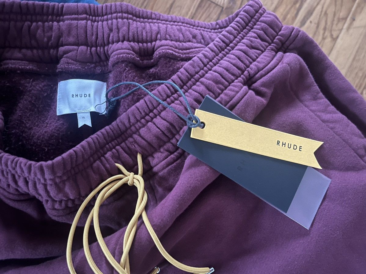 Rhude XL - THICK SCRIPT SHORTS Size US 36 / EU 52 - 7 Thumbnail