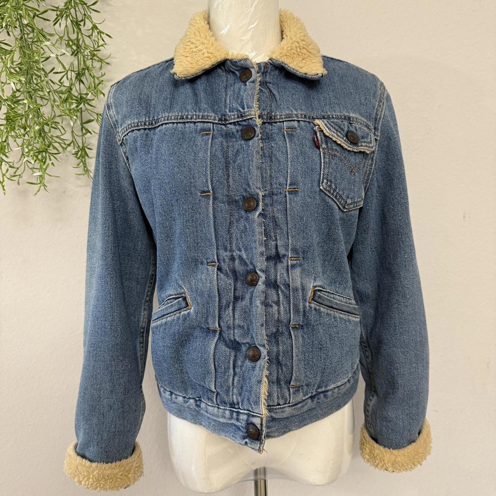 Levi's Levis Trucker Sherpa Jacket Small Womens Size S / US 4 / IT 40 - 1 Thumbnail