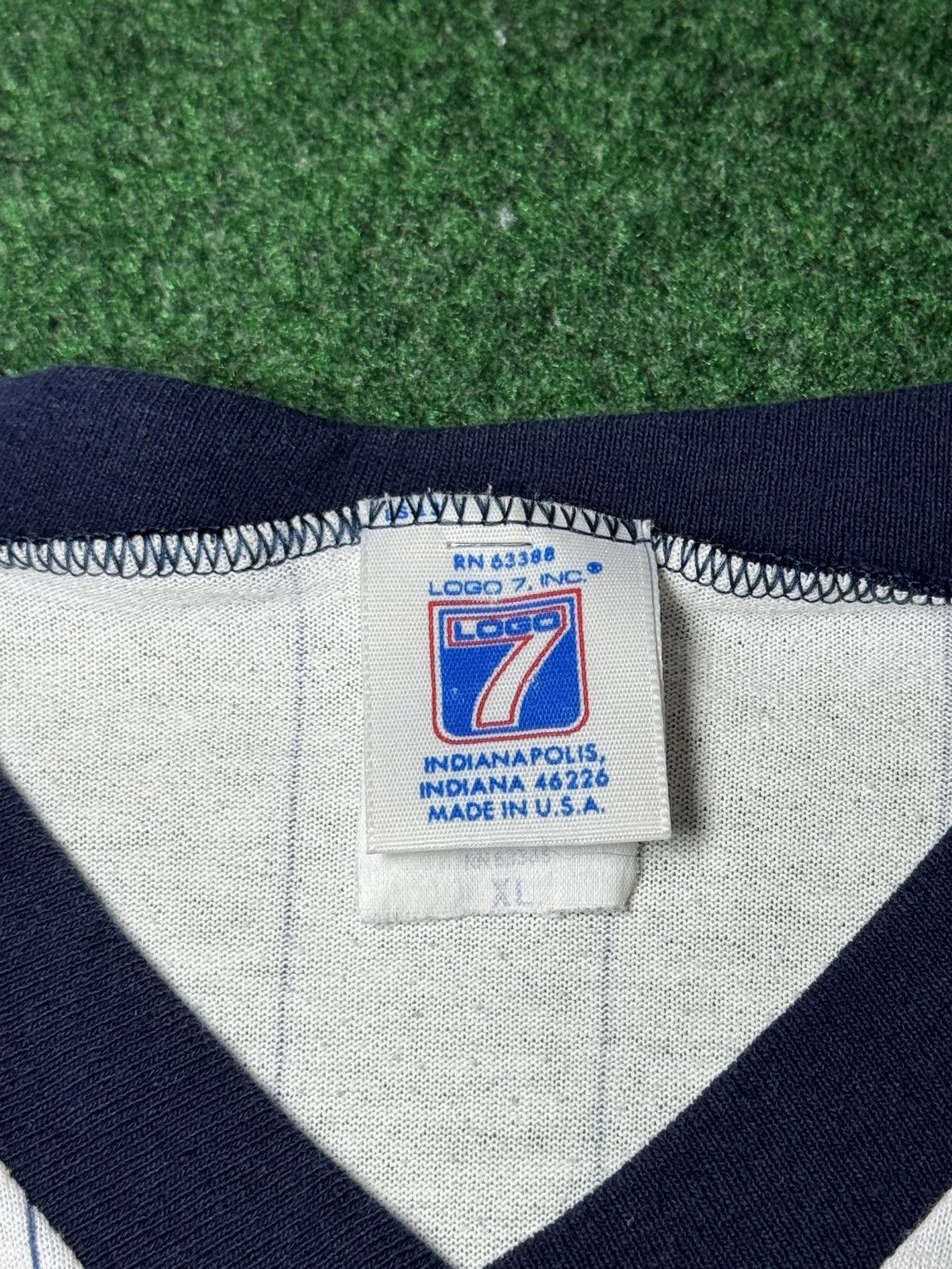 Logo 7 Vintage 90s Cleveland Indians Logo 7 Pinstriped T Shirt Size US L / EU 52-54 / 3 - 3 Thumbnail