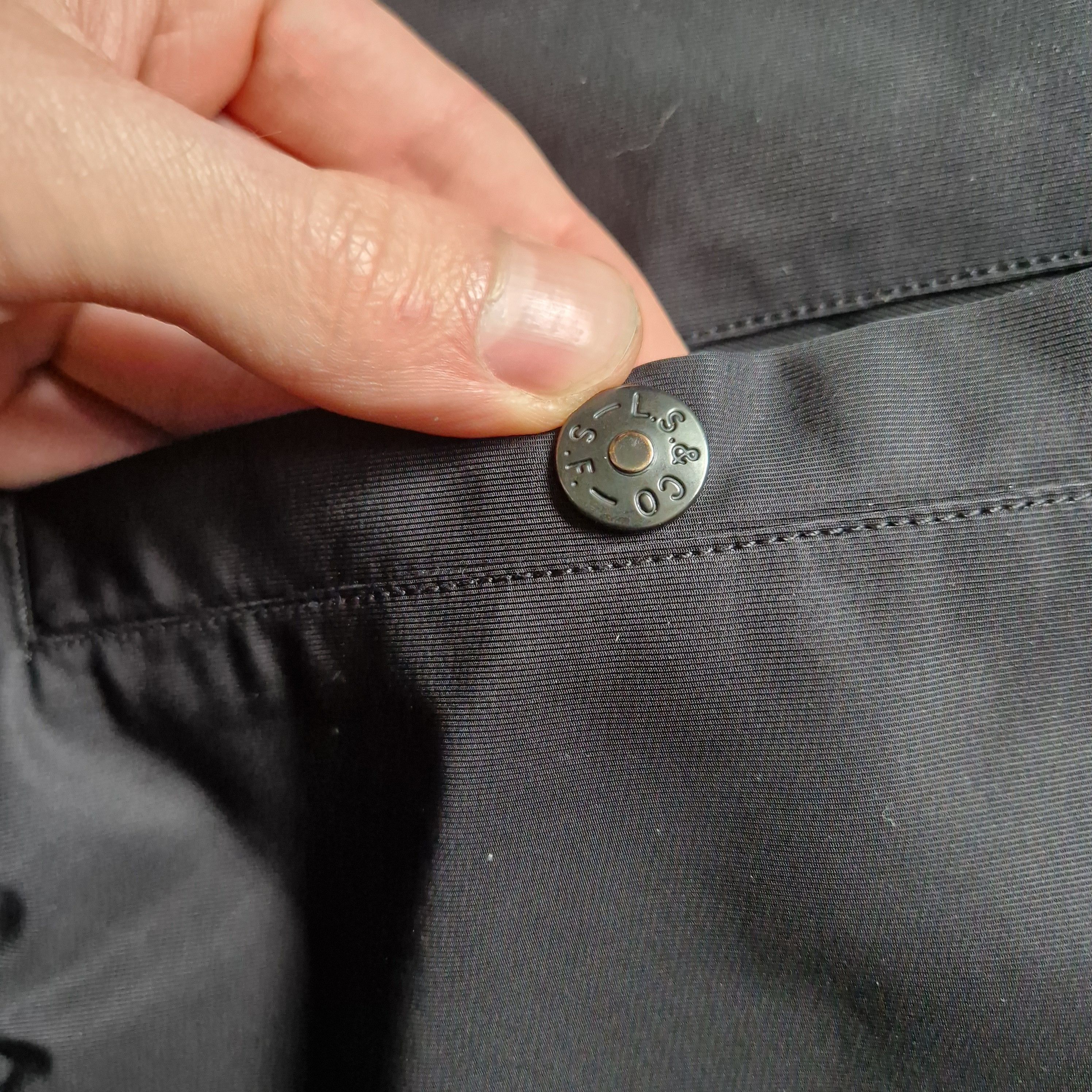 Levi's Levi’s Bomber Jacket – Black Nylon Outerwear (Size L) Size US L / EU 52-54 / 3 - 2 Thumbnail