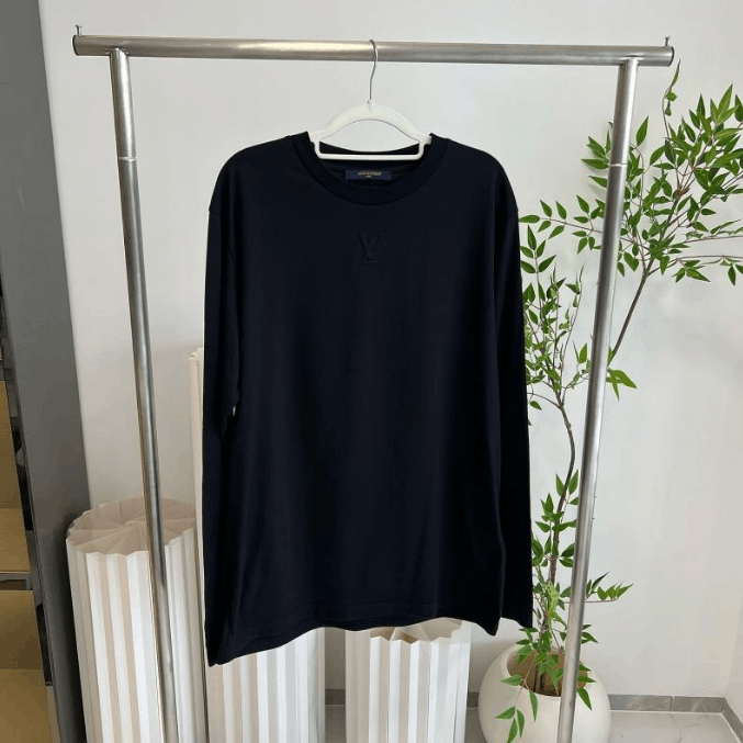 Louis Vuitton Louis Vuitton Long Sleeve T-shirt S0 EU Size US XL / EU 56 / 4 - 1 Thumbnail