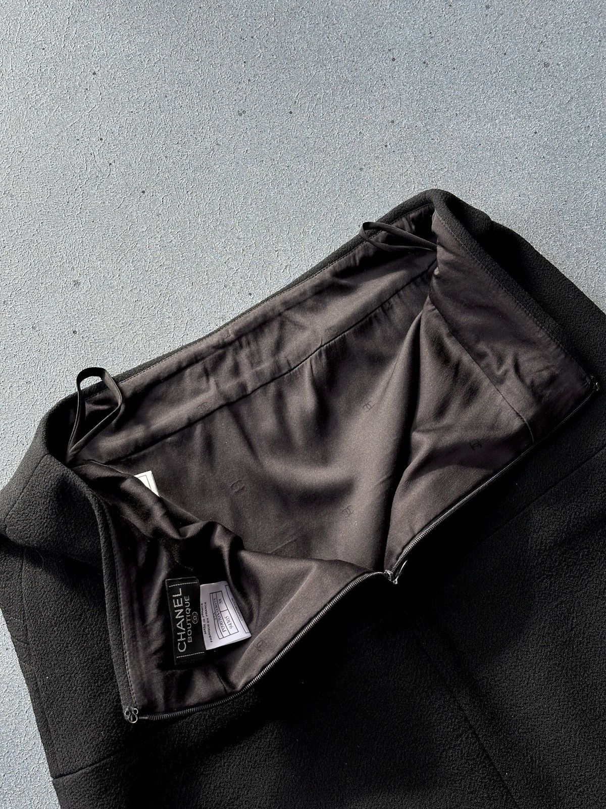 Chanel 1997 CHANEL Wool Silk Black Mini Skirt Size 38 / M Size 27" / US 4 / IT 40 - 5 Thumbnail