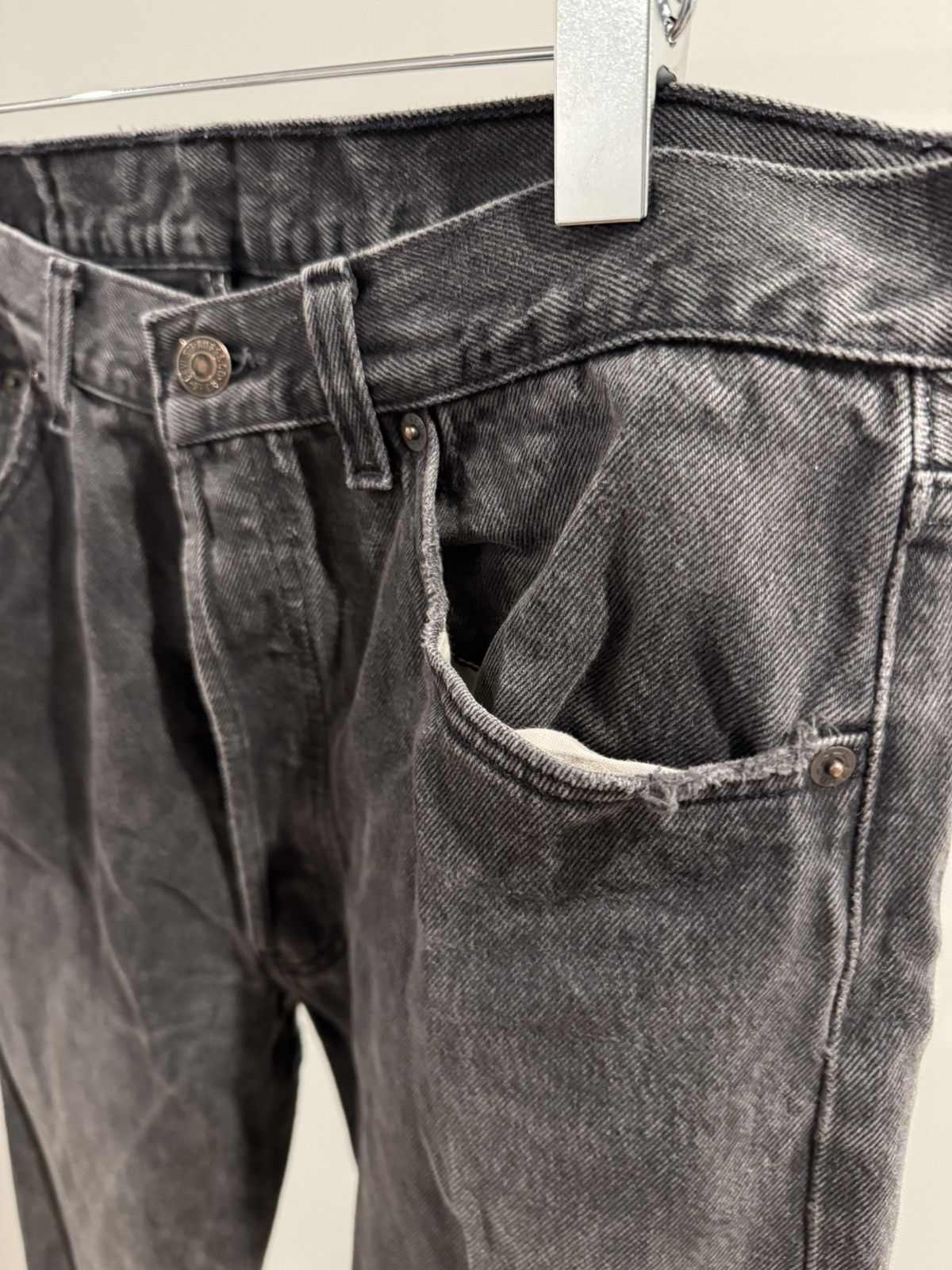 Levi's Vintage Levi black denim with distressed hem Size US 32 / EU 48 - 8 Thumbnail
