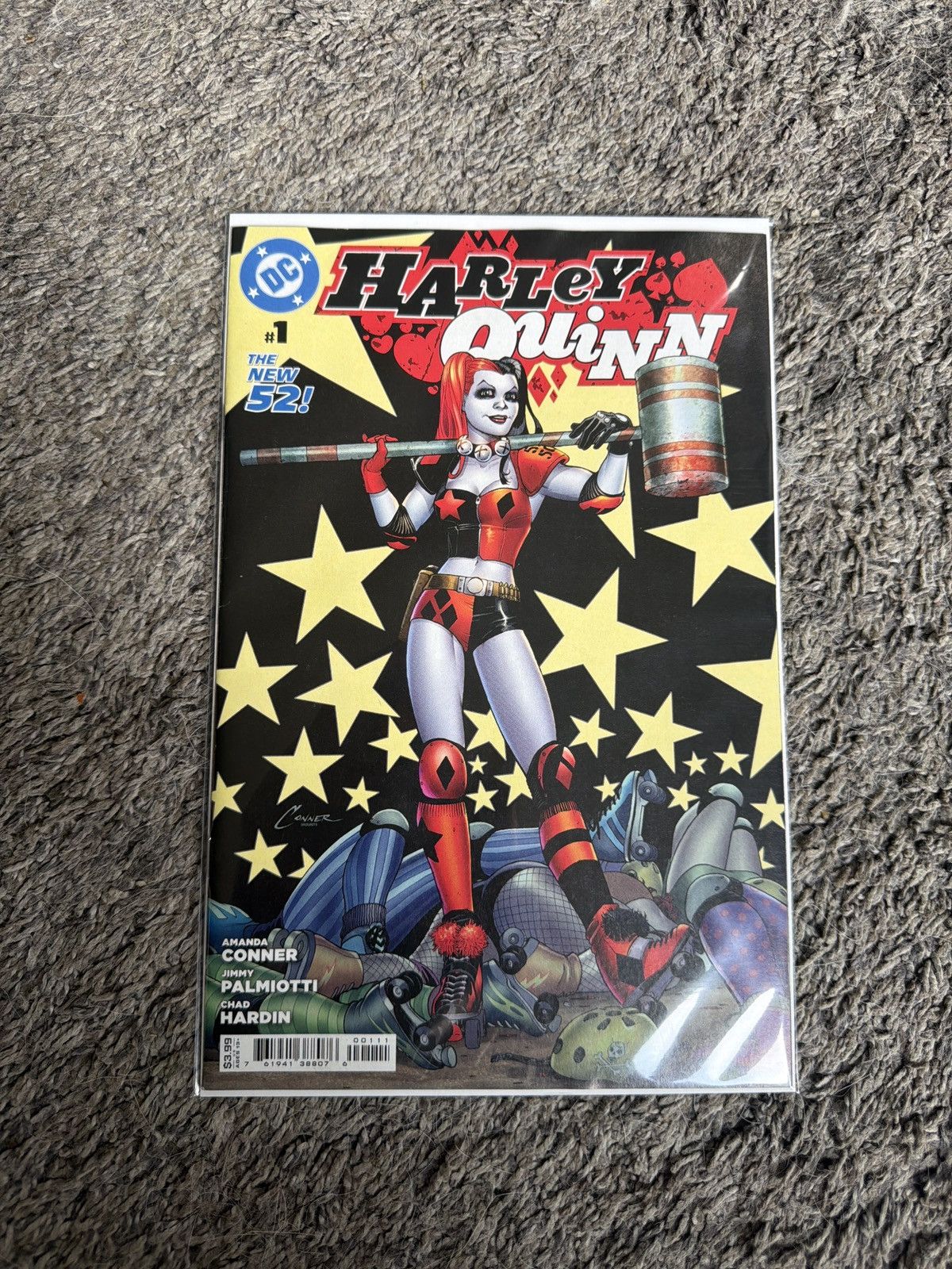 DC Comics 2024 DC Comics Harley Quinn #1 Hot In The City Comic Book Size ONE SIZE - 1 Thumbnail