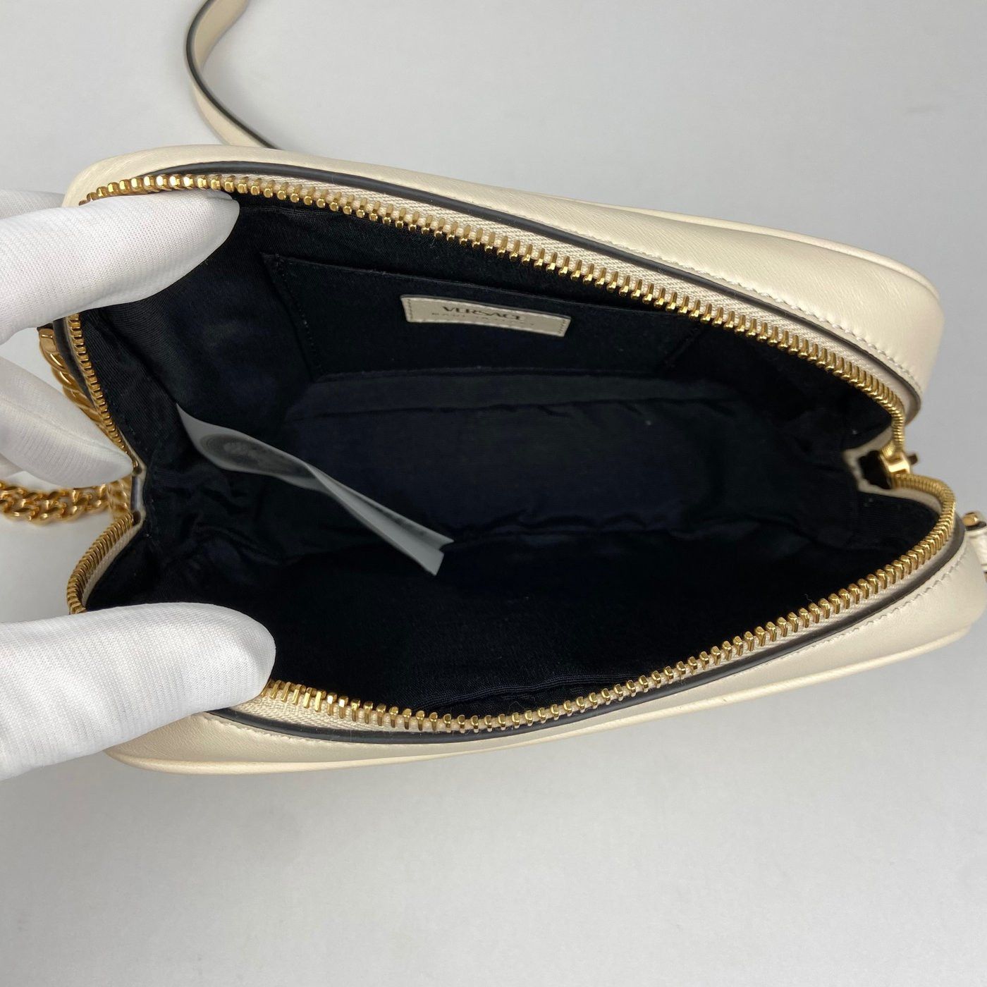 Versace VERSACE Quilted Shoulder Bag Size ONE SIZE - 18 Thumbnail