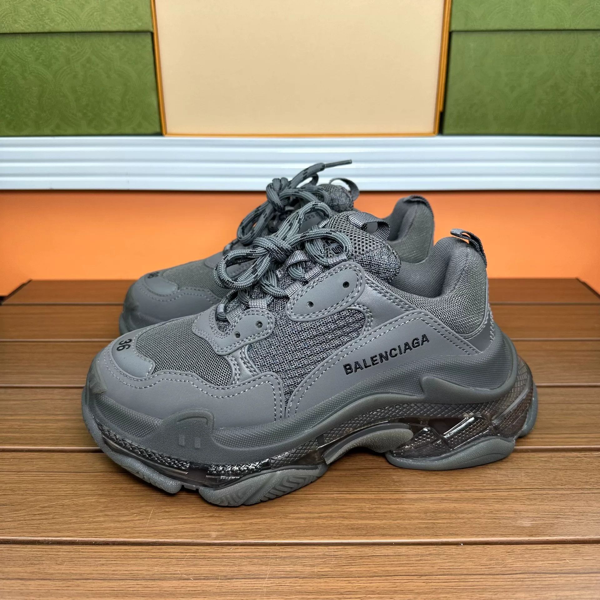 Balenciaga Balenciaga Gray Lowtop Sneakers it_36 Women Size US 6 / IT 36 - 1 Thumbnail