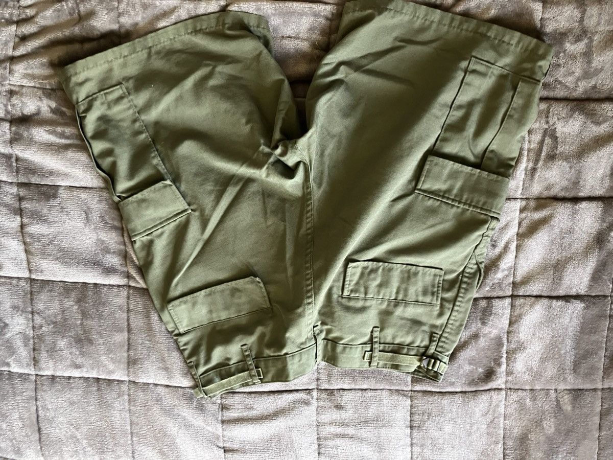 Vintage Green Cargo Shorts Size US 32 / EU 48 - 2 Thumbnail