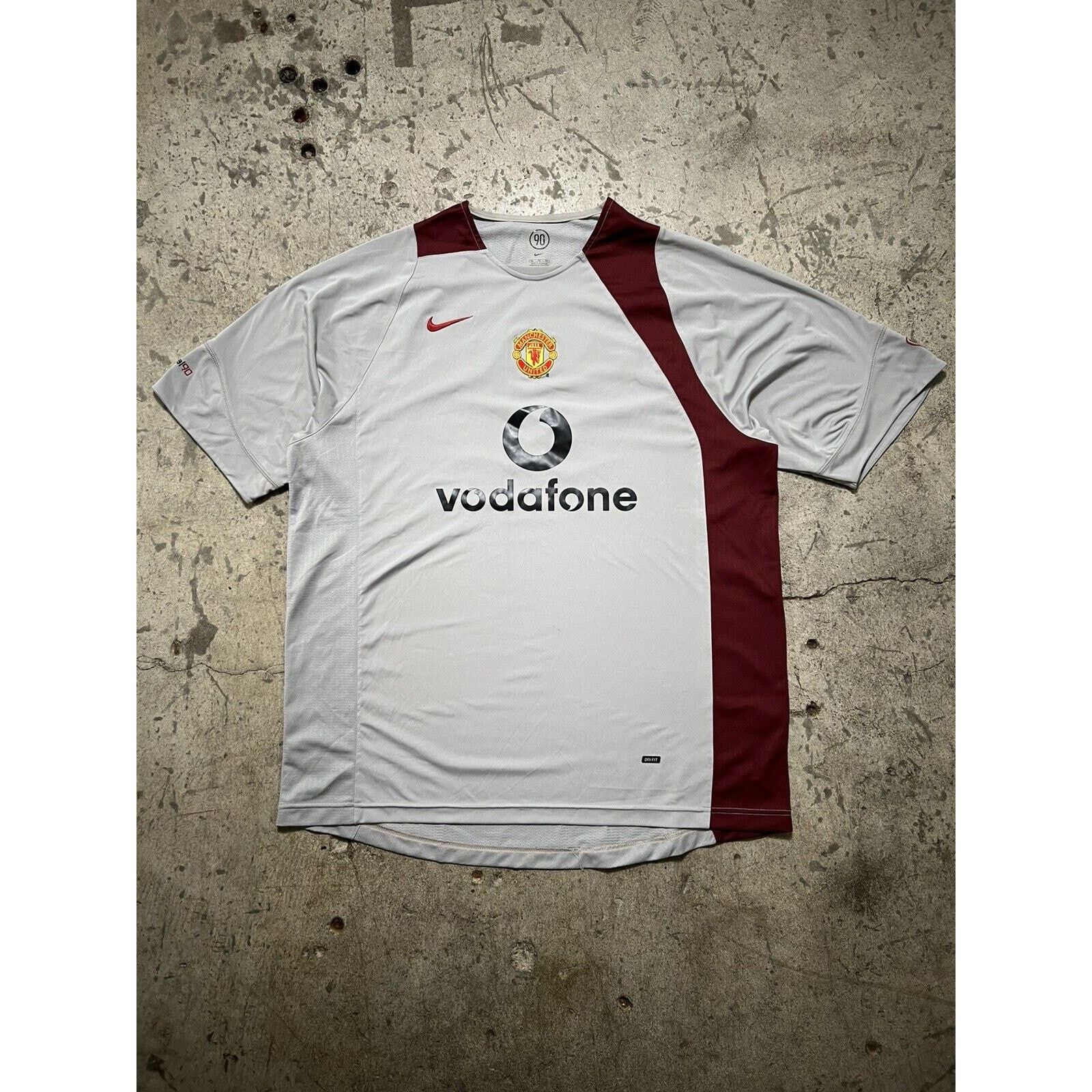 Nike MENS FC MANCHESTER UNITED 2004/2005 TRAINING SOCCER FOOTBALL Size US XL / EU 56 / 4 - 1 Thumbnail