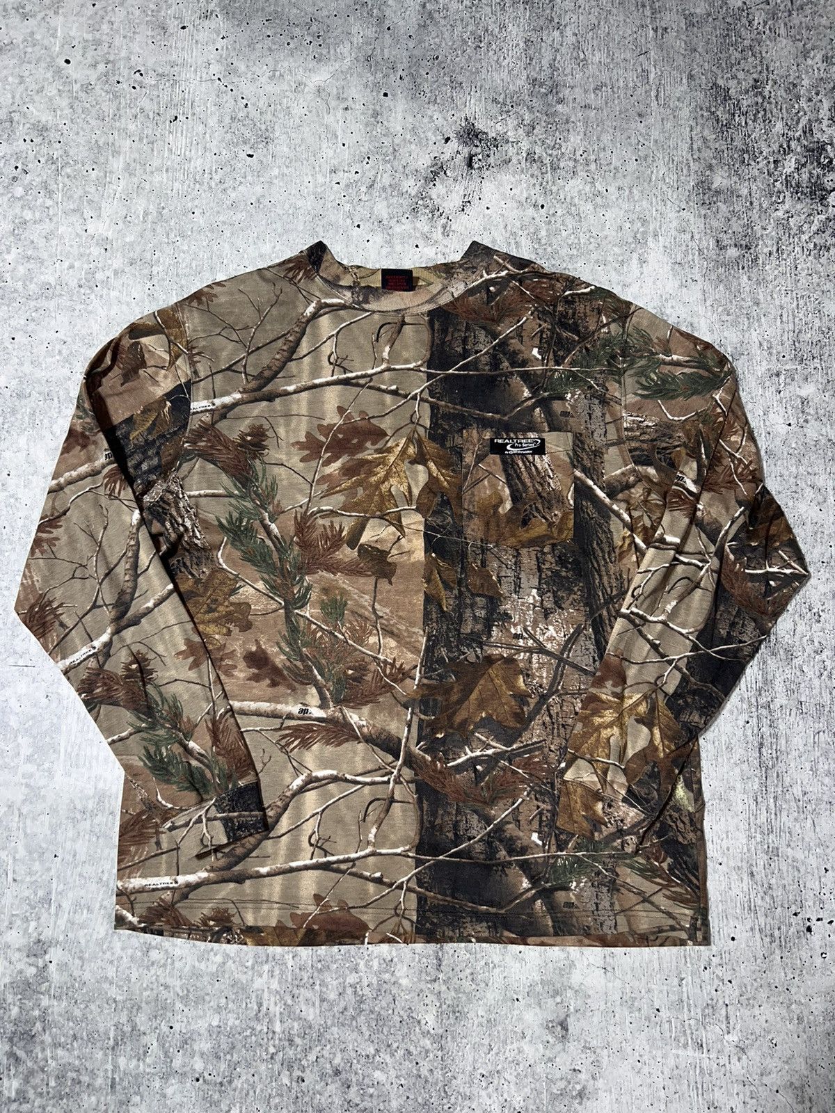 image of Crazy Vintage Essential Realtree Camo Long Sleeve, Men's (Size XL)