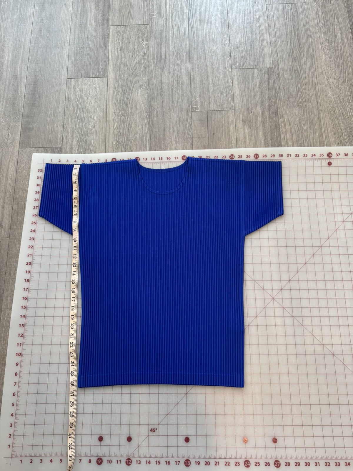 Issey Miyake Issey Miyake Homme Plisse white crew neck t-shirt Size L / US 10 / IT 46 - 3 Thumbnail