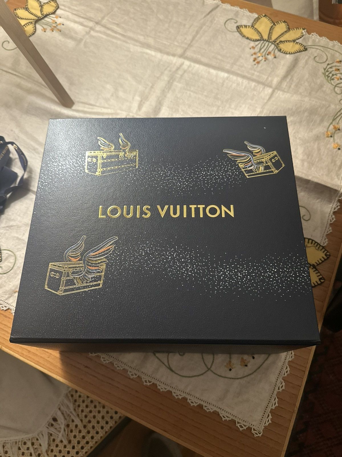Louis Vuitton Louis Vuitton District Messenger Bag Size ONE SIZE - 10 Thumbnail