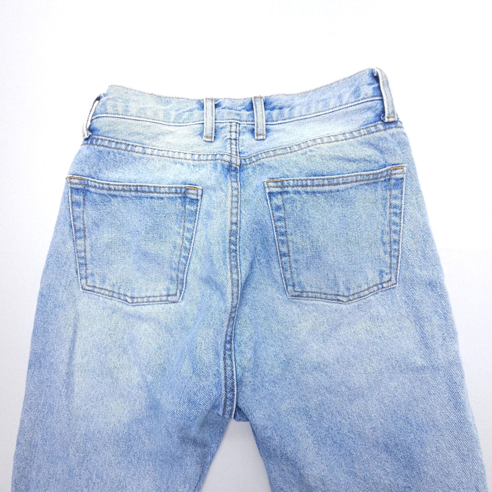 Brandy Melville Brandy Melville John J. Galt High Rise Light Wash Slim Jeans Medium (26 x 28") Jeans Women Slim 5-Pocket Denim Blue City 90s? Size 32" / US 10 / IT 46 - 8 Thumbnail