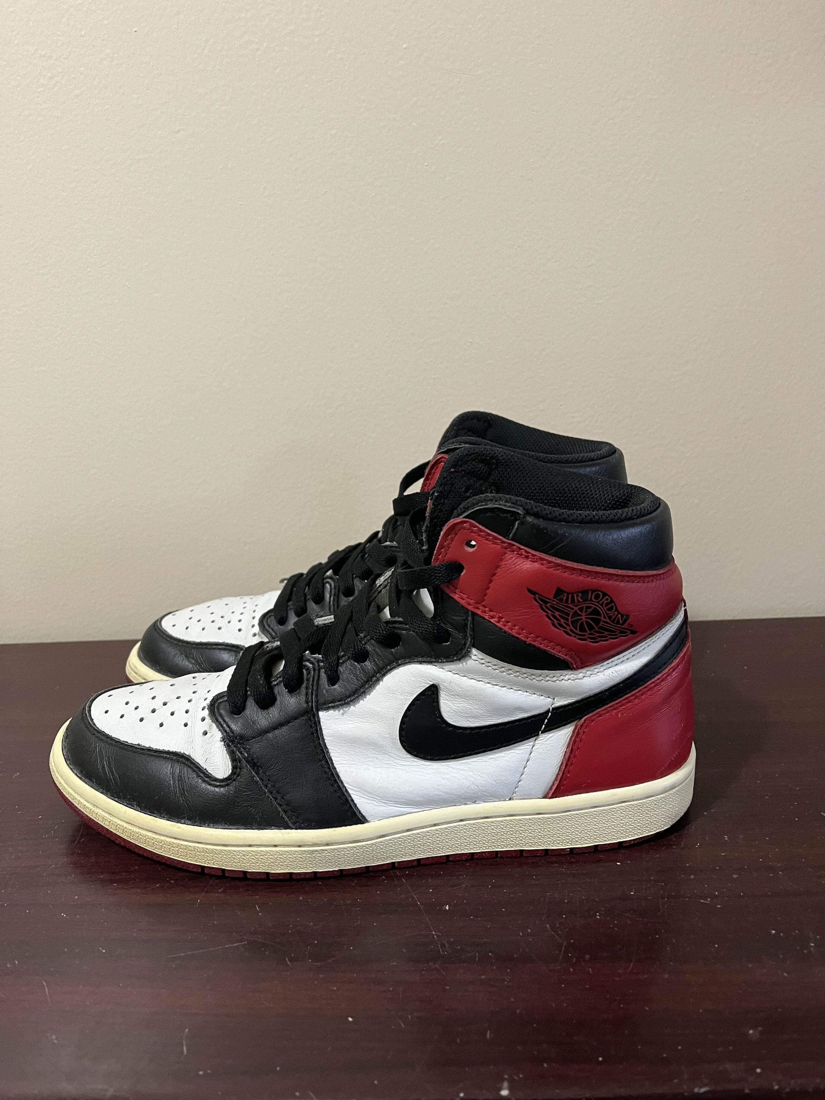 Jordan Brand 2016 Jordan 1 Black Toe Size US 8.5 / EU 41-42 - 4 Thumbnail