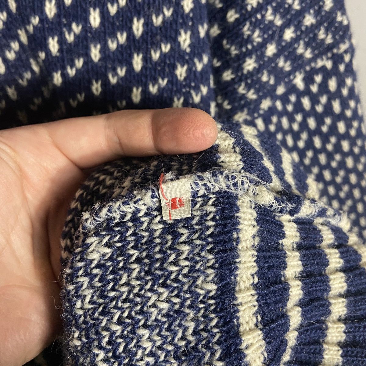 Dale Of Norway Karrson 1980s Norwegian Wool Traditional Knit Sweater Size US XL / EU 56 / 4 - 9 Thumbnail