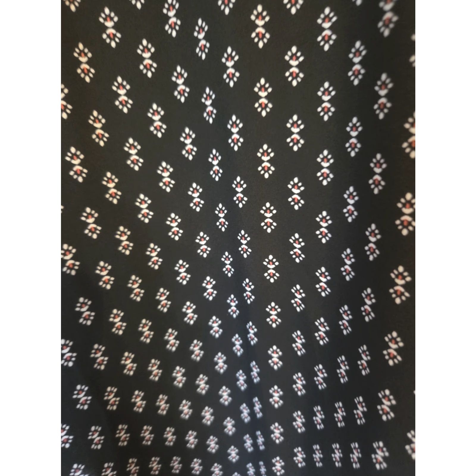 Torrid Torrid Harper Black Geometric Print Flutter Sleeve Top Shirt 5X Womens Blouse V-Neck Pocket Lightweight Polyester 5X Vintage No Dress? Size XXL / US 16-18 / IT 52-54 - 5 Thumbnail