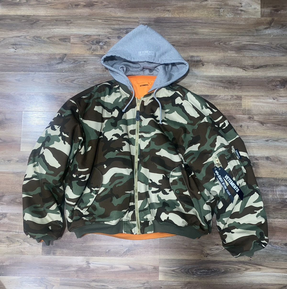 大きな取引 Alpha Industries × Vetements Vetements x Alpha Industries ジャケット・アウター