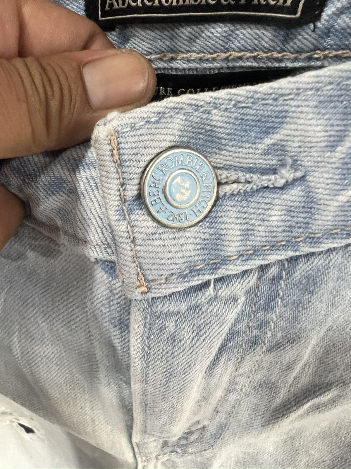 Abercrombie & Fitch 🔥Abercrombie & Fitch Signature Collection Distressed Denim Size US 29 - 12 Thumbnail