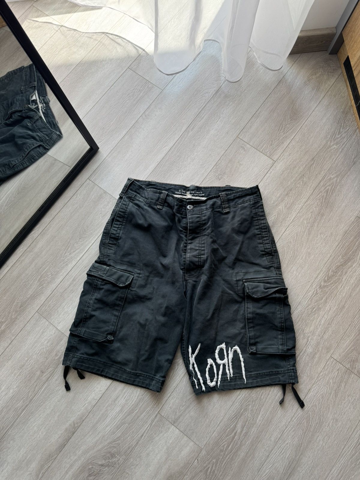 Band Tees Rare vintage washed faded Korn cargo baggy shorts y2k work Size US 32 / EU 48 - 1 Thumbnail