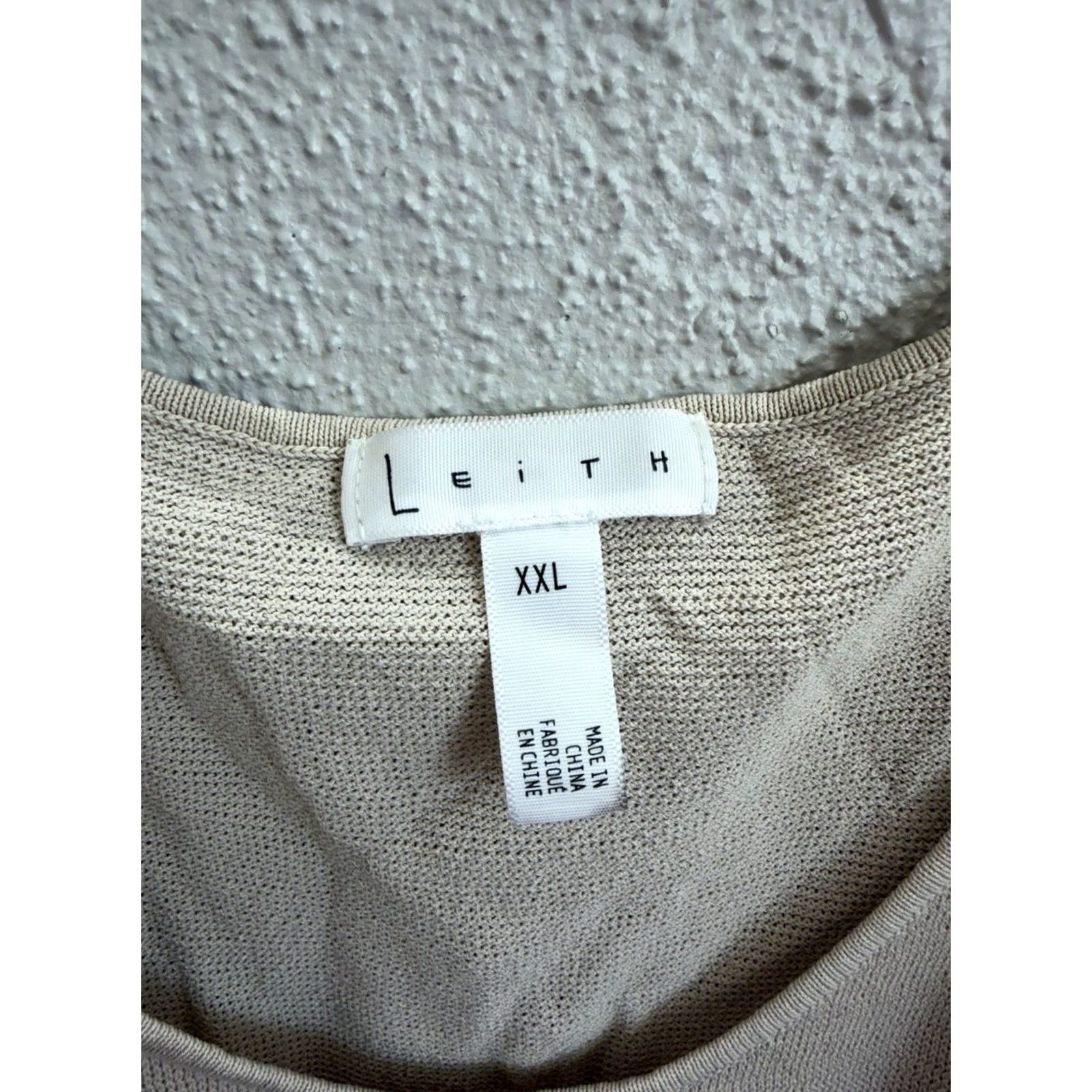 Vintage Leith Womens Tank Top Size XXL Tan Sleeveless Deep Cut Neck Thin Shirt Adult X Large Brown Sleeveless Strap Knit Casual Party/Cocktail Travel Womens Size XXL / US 16-18 / IT 52-54 - 3 Thumbnail