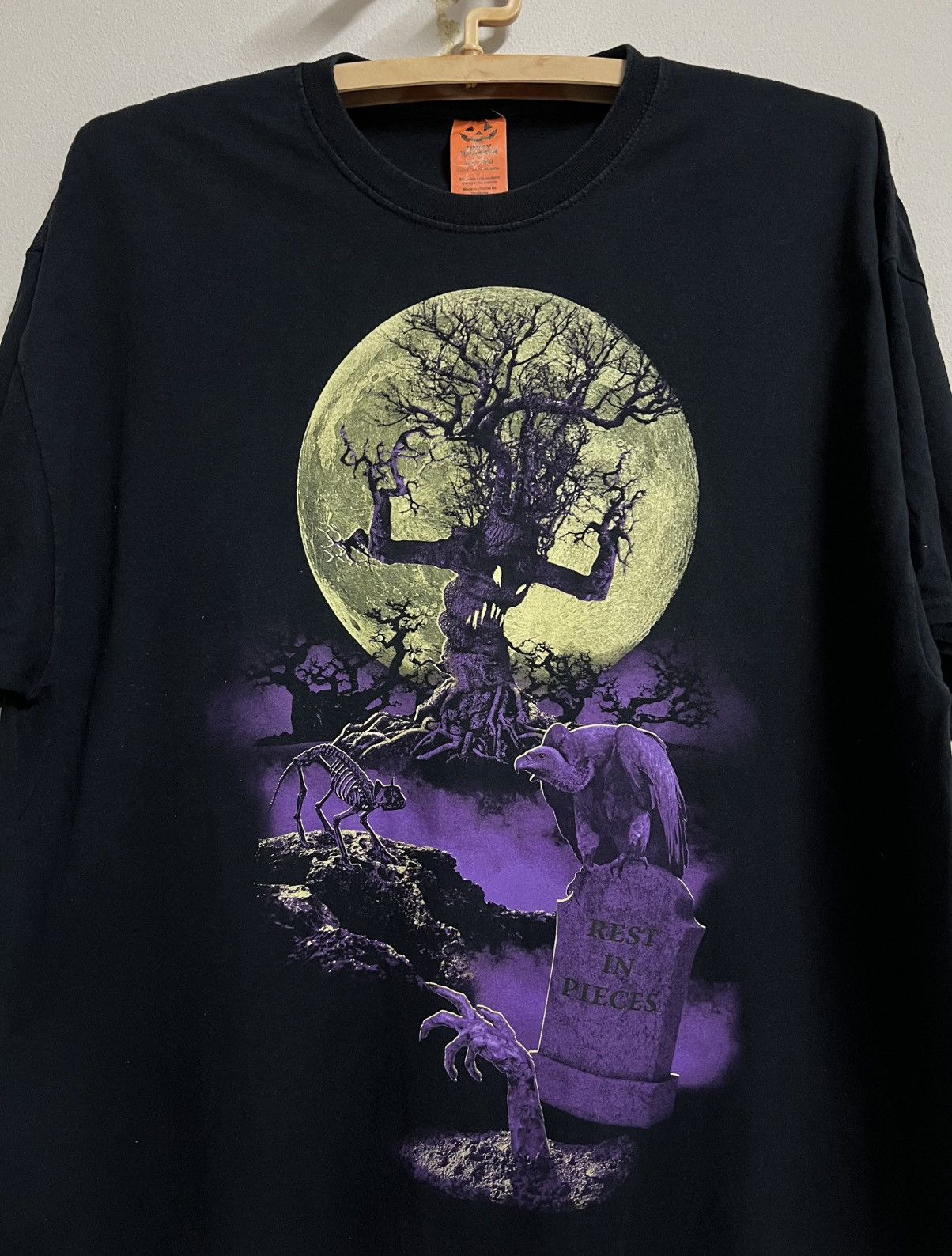 Other Halloween Horror Graveyard Big Graphic Black Tee Size US XXL / EU 58 / 5 - 1 Thumbnail