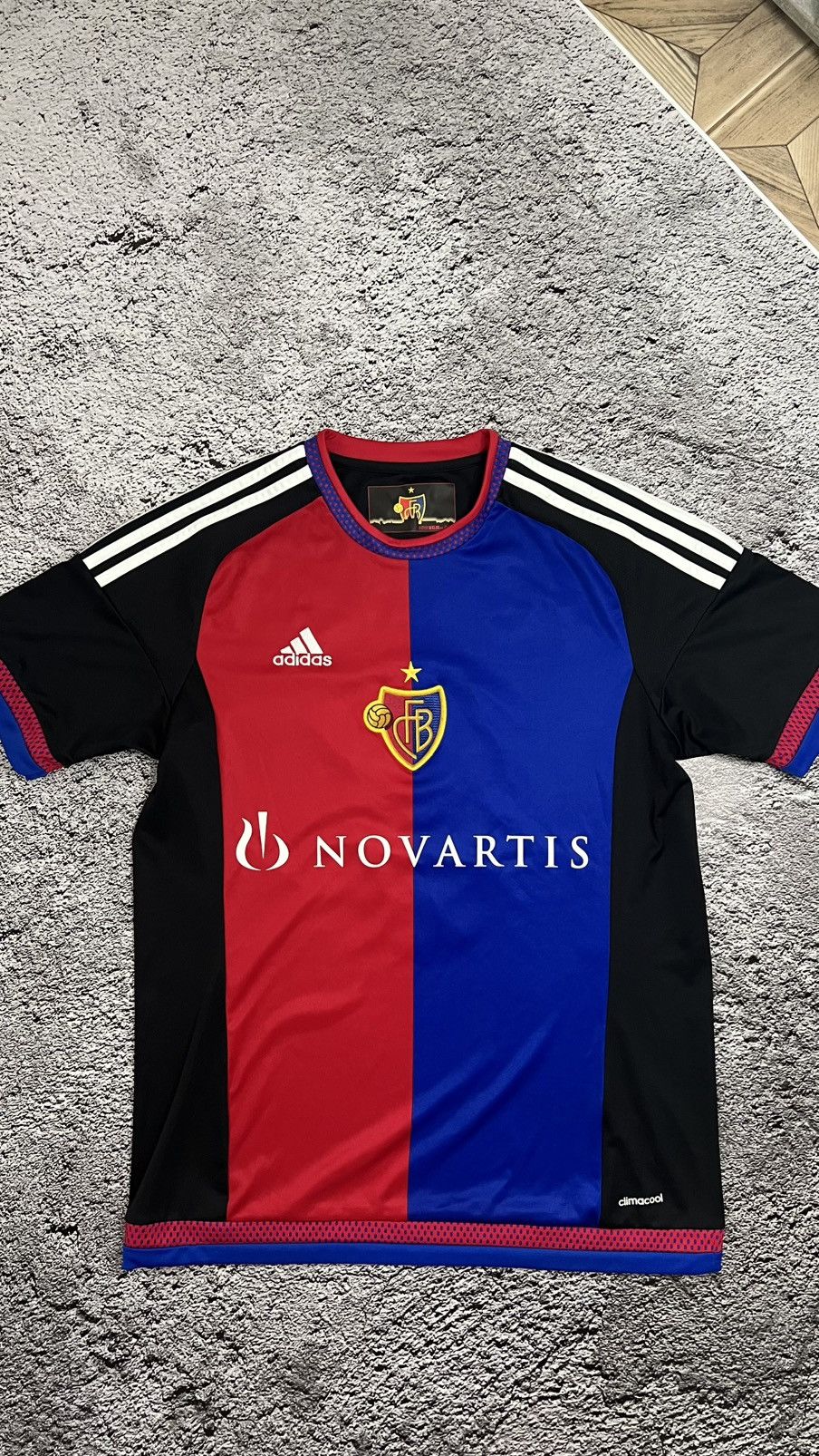 Adidas × Vintage FC Basel Switzerland Birkir Bjarnason adidas vintage jersey Size US M / EU 48-50 / 2 - 3 Thumbnail