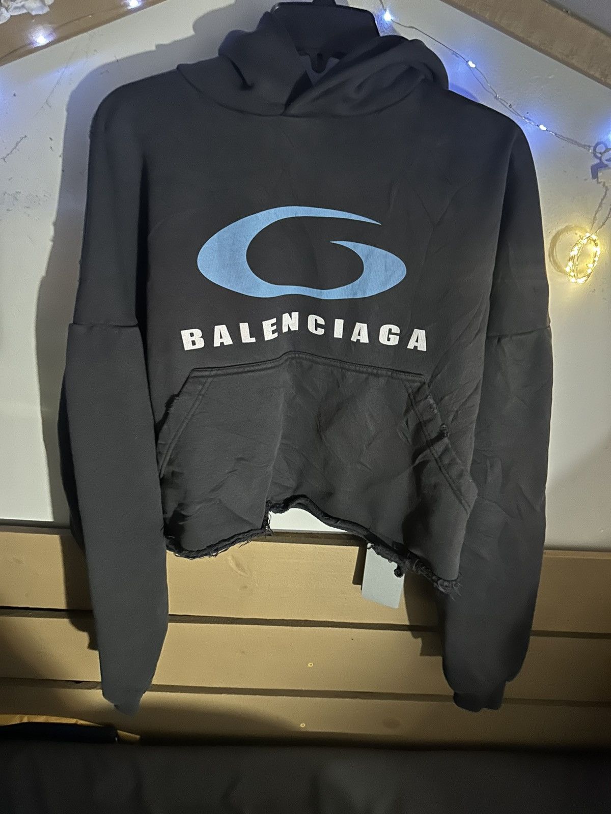 Balenciaga Balenciaga cropped logo distressed graphic hoodie size 2 Size US M / EU 48-50 / 2 - 5 Thumbnail
