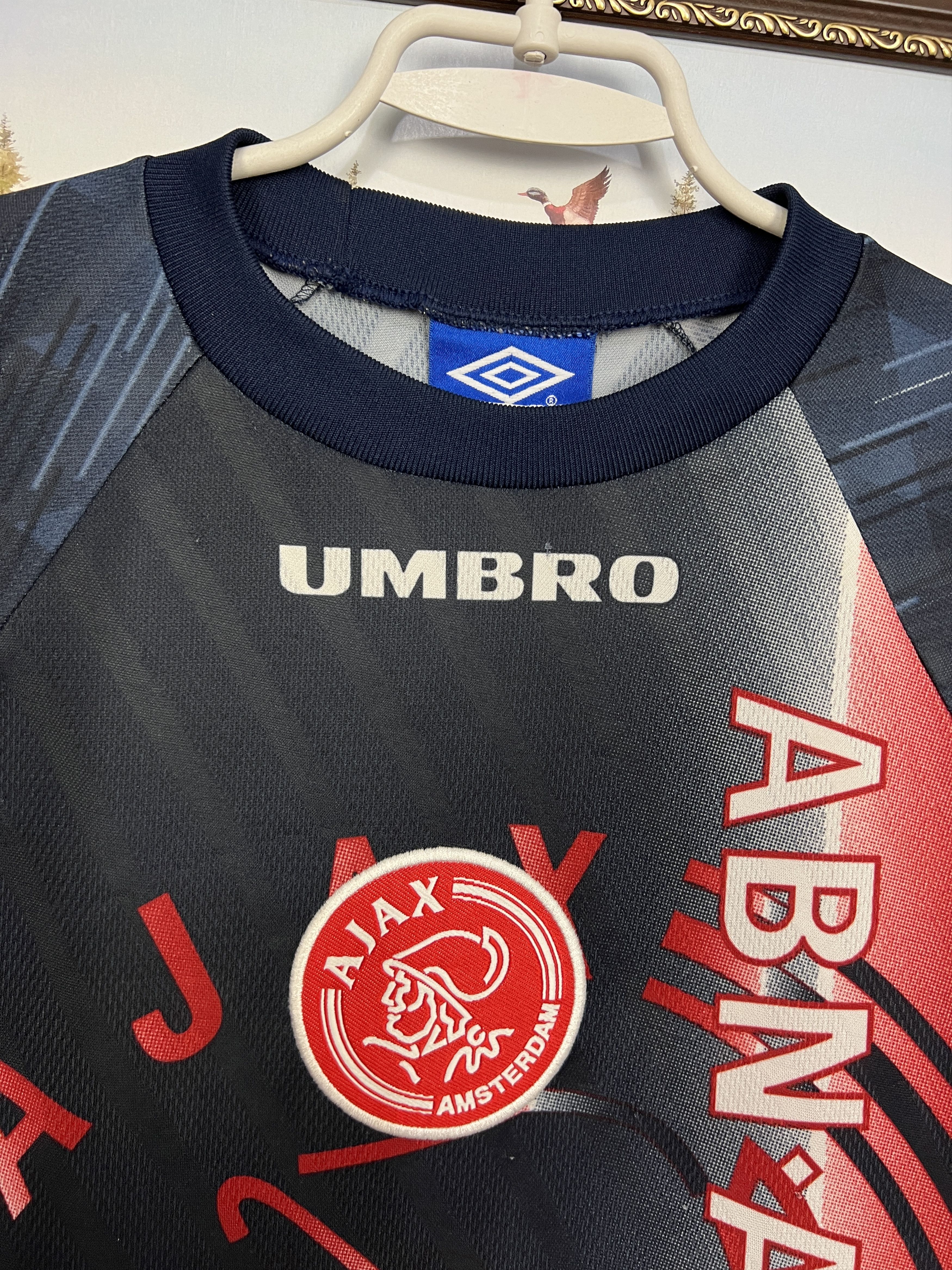 Umbro Vintage Ajax Amsterdam Football Train Shirt Soccer Jersey Size US L / EU 52-54 / 3 - 4 Thumbnail