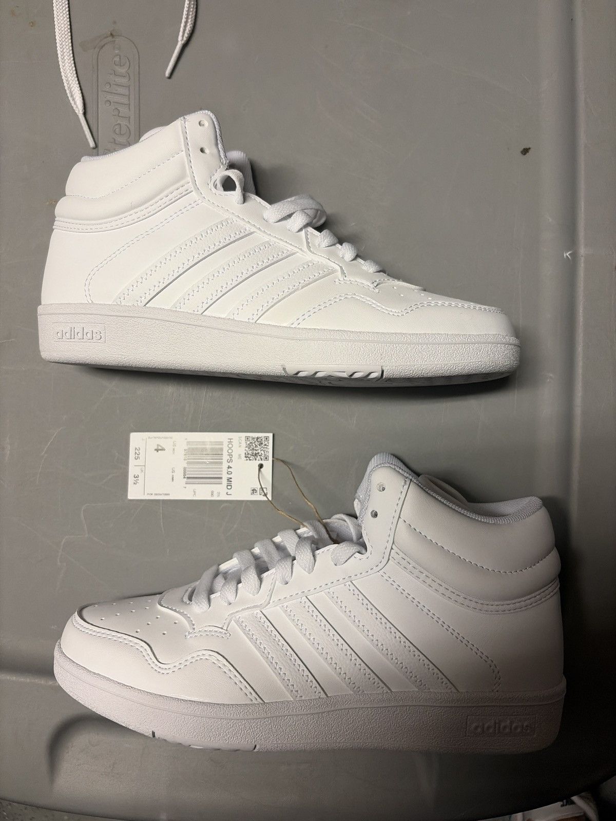 Adidas Adidas Hoops 4.0 Mid Sneaker | NWT | Sz 4M/5W Size US 5 / IT 35 - 6 Thumbnail