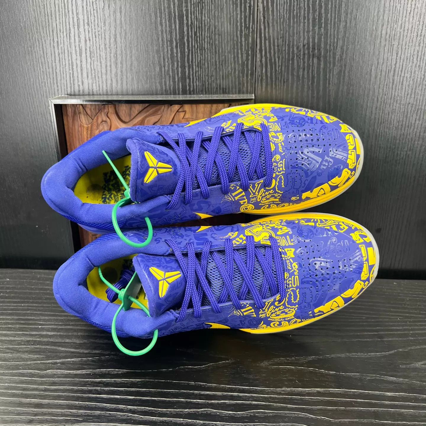Nike ZK5 Blue Yellow 42 2x Indoor Like New Original Box Size US 8.5 / EU 41-42 - 8 Thumbnail