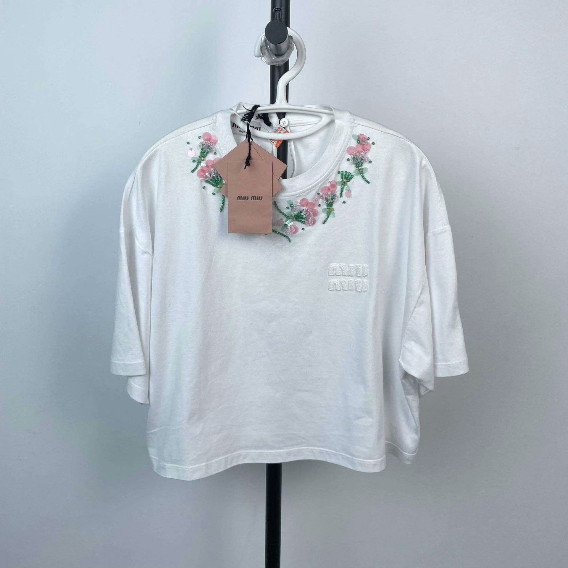 Miu Miu Miu Miu White T-Shirt M Women Size M / US 6-8 / IT 42-44 - 1 Thumbnail