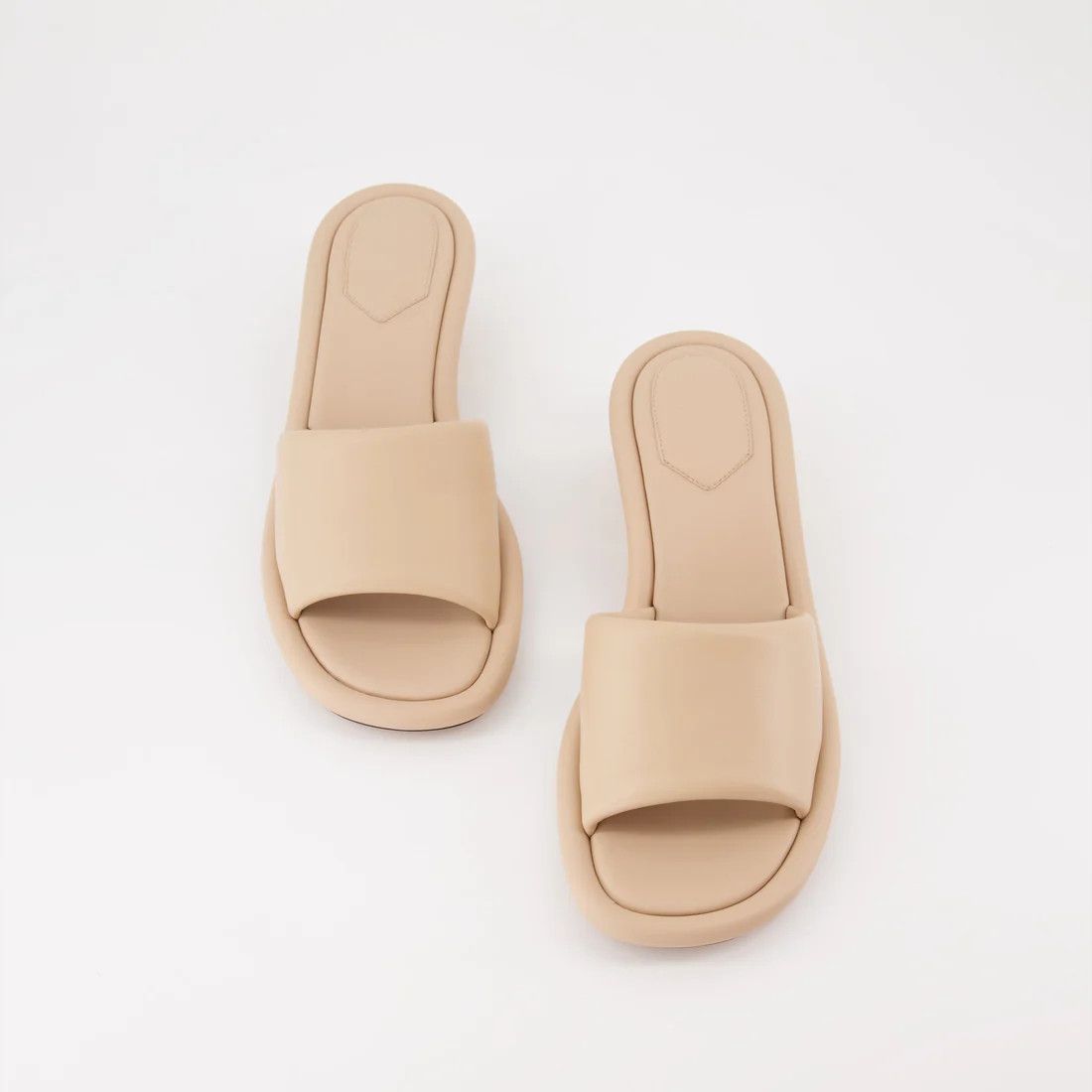 Fendi o1loc1c1024 8R8412 Baguette Mules in Beige Size US 6 / IT 36 - 3 Thumbnail