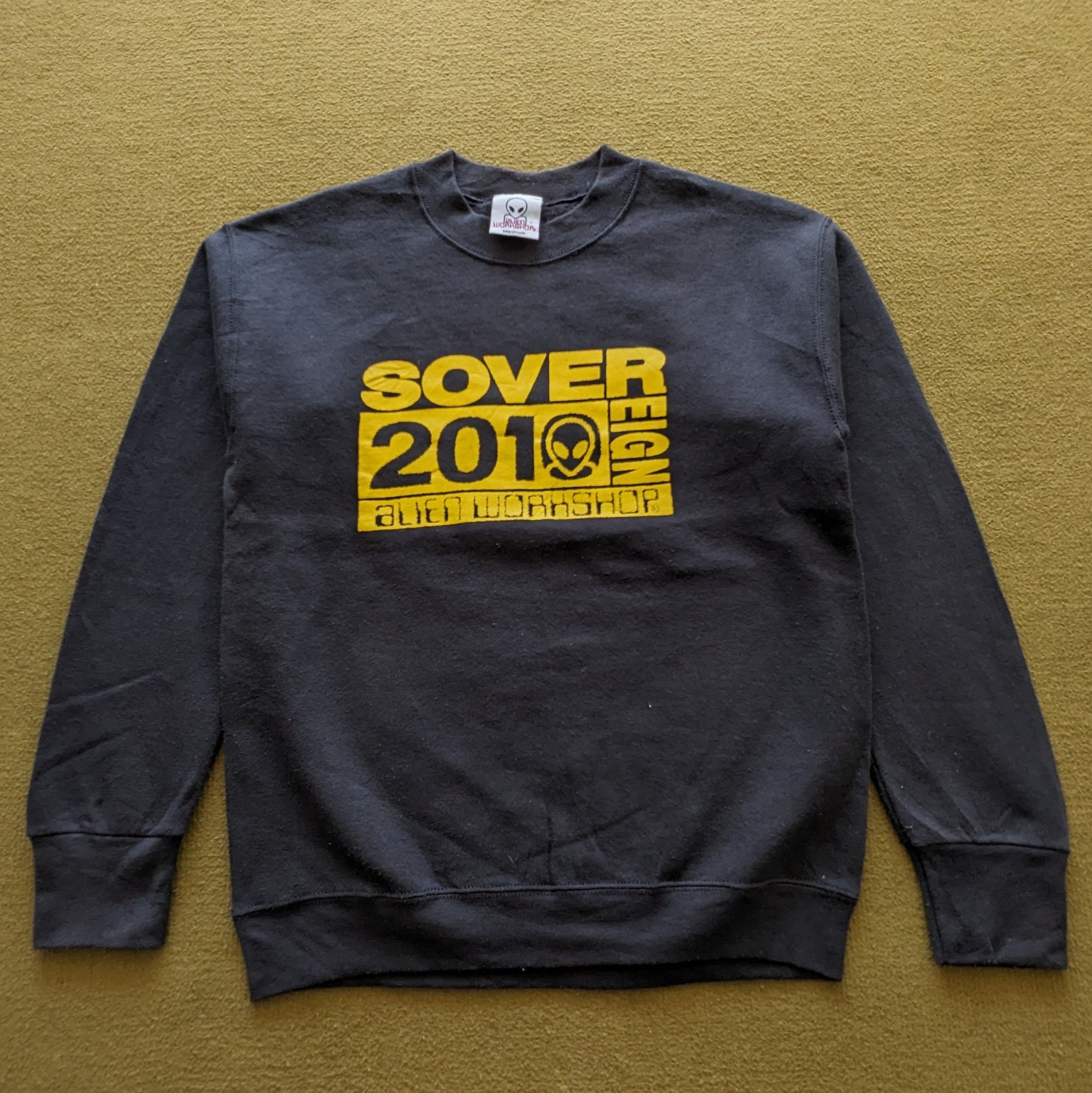 Vintage Vintage SOVER REIGN Alien Workshop Sweatshirt Size US S / EU 44-46 / 1 - 1 Thumbnail