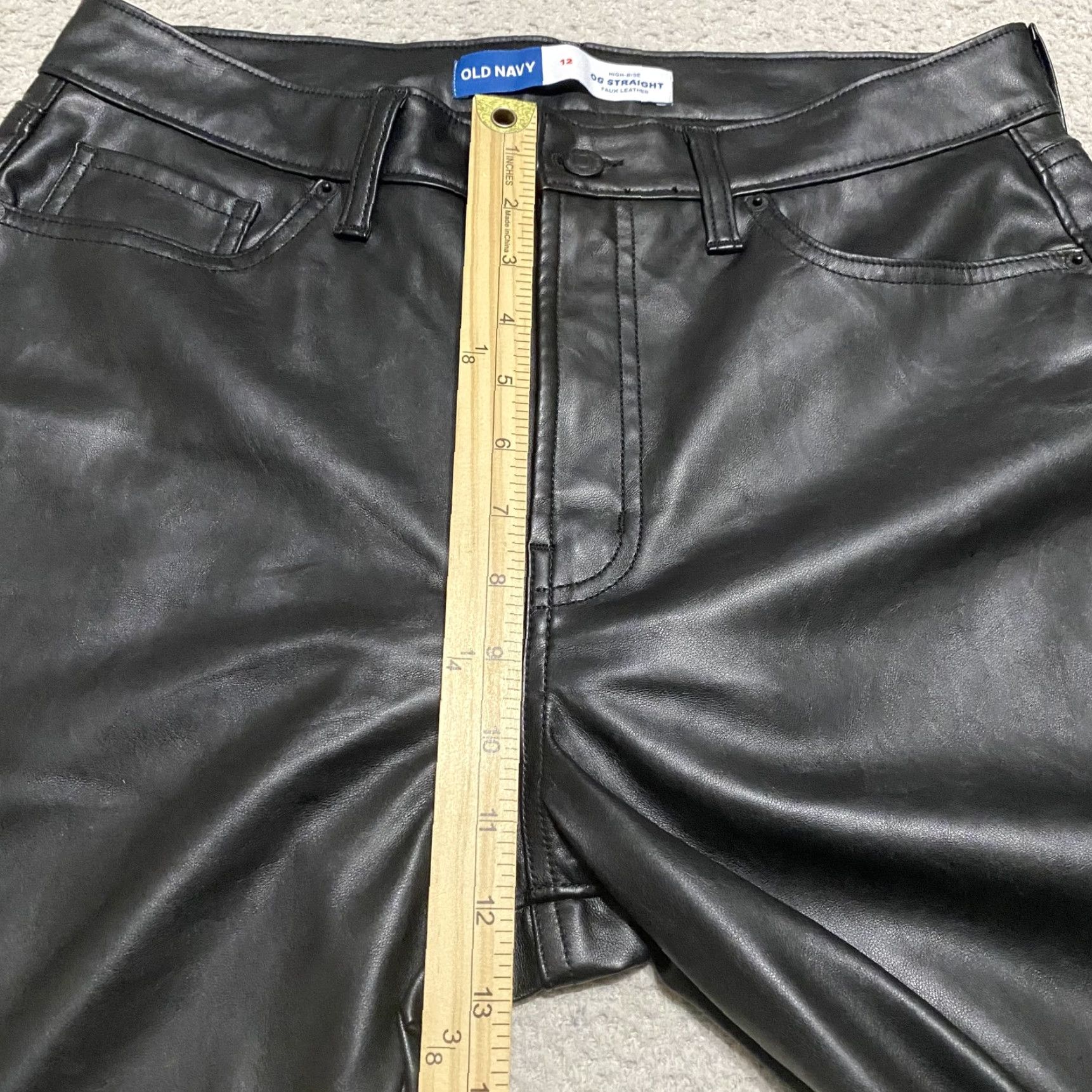 Old Navy Old Navy Pants Womens 12 Black High-Rise OG Straight Faux Leather Vegan Zip Pant Womens 12 Black High-Rise OG Straight Faux Leather Vegan Zip Size 34" / US 12 / IT 48 - 7 Thumbnail