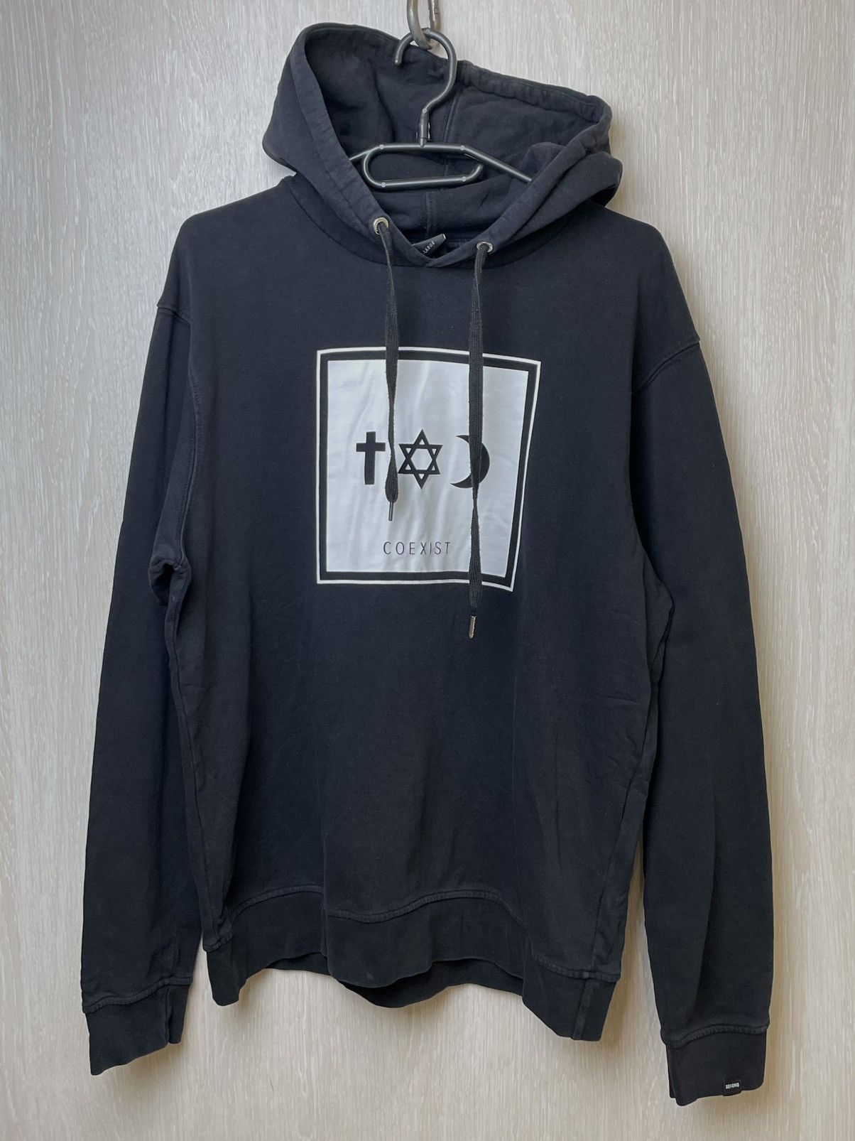 DEFEND PARIS DEFEND PARIS PULLOVER HOODIE SIZE XL BLACK MENS Size US XL / EU 56 / 4 - 3 Thumbnail