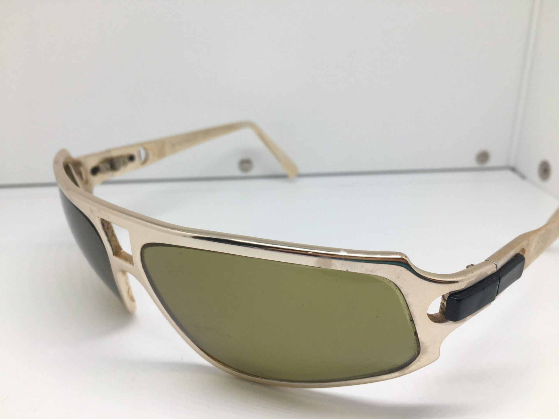 Yves Saint Laurent '71 MOD YVES SAINT LAURENT X RENAULD U.S.A. SUNGLASSES RARE Size ONE SIZE - 9 Thumbnail